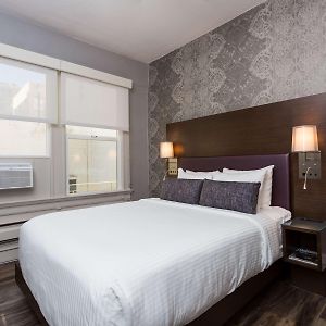 Queen Room One Queen Bed Non-Smoking